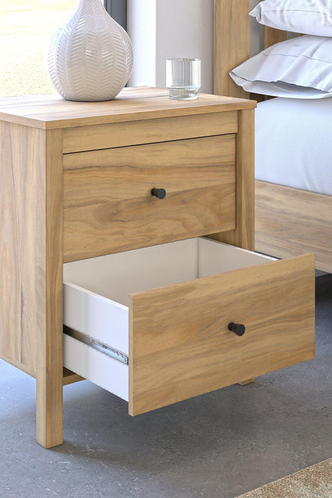 Bermacy Nightstand